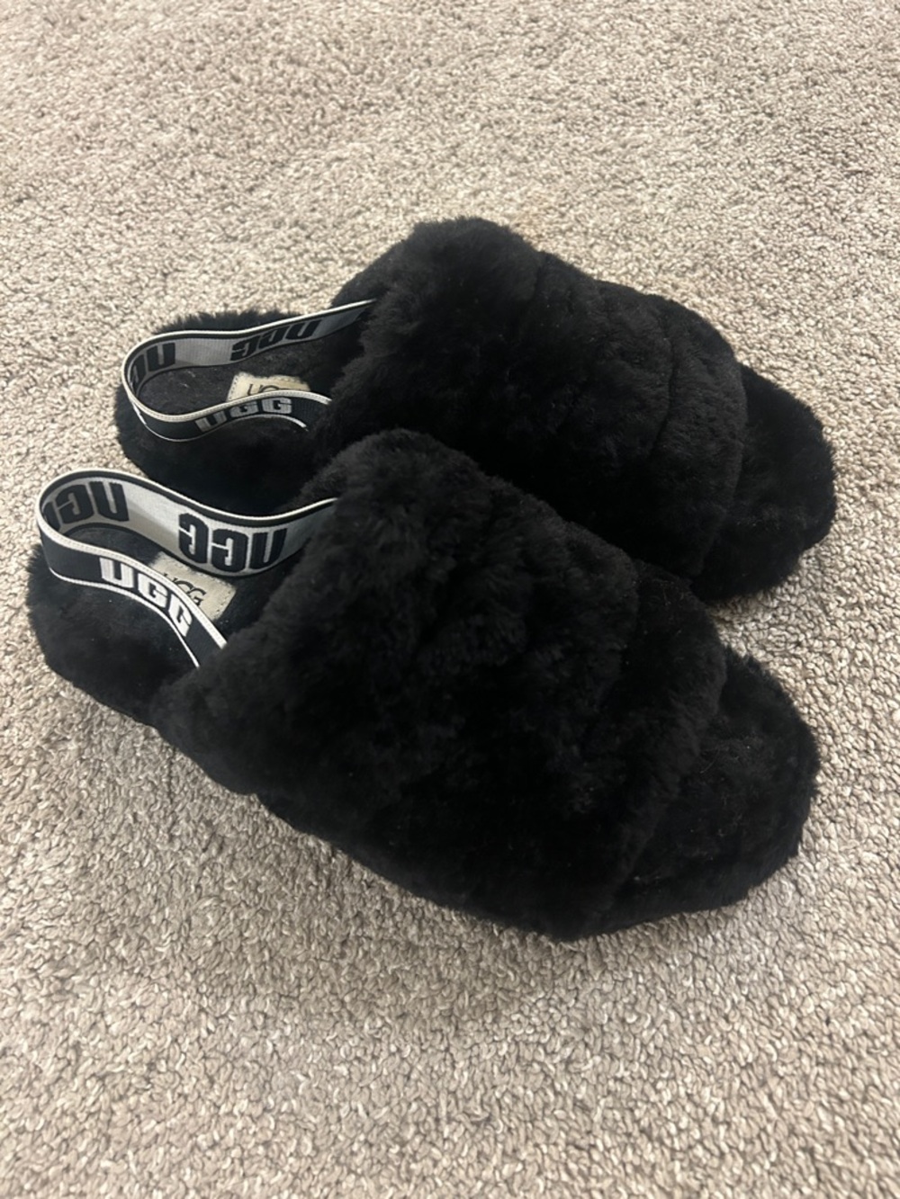 UGG Black Fluff Yeah Slides WMN Size 9